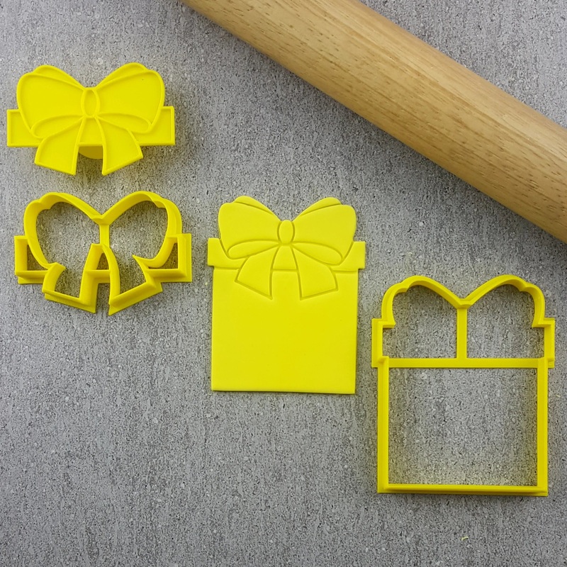 Present Embosser & Cutter Set