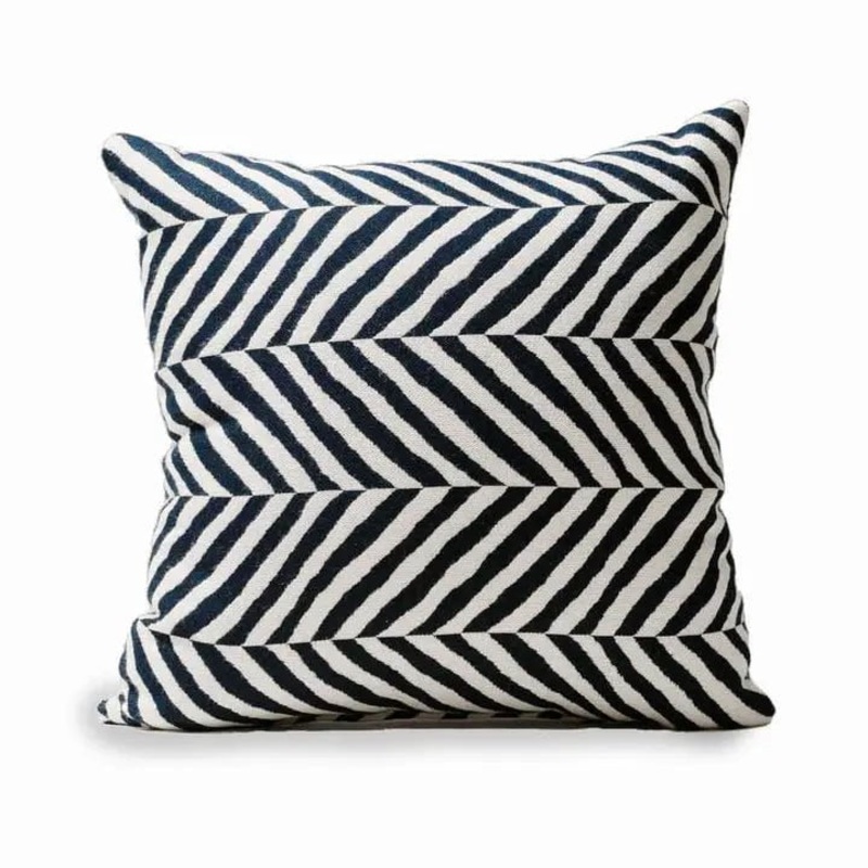 Casual Cushion 15" Throw Pillow in Chevy Navy